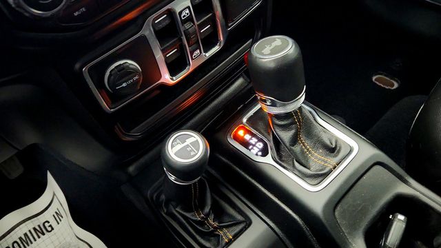 2022 Jeep Wrangler Unlimited High Altitude 4x4 w/ Updated Engine & Cold Weather Pkg - 23023107 - 15