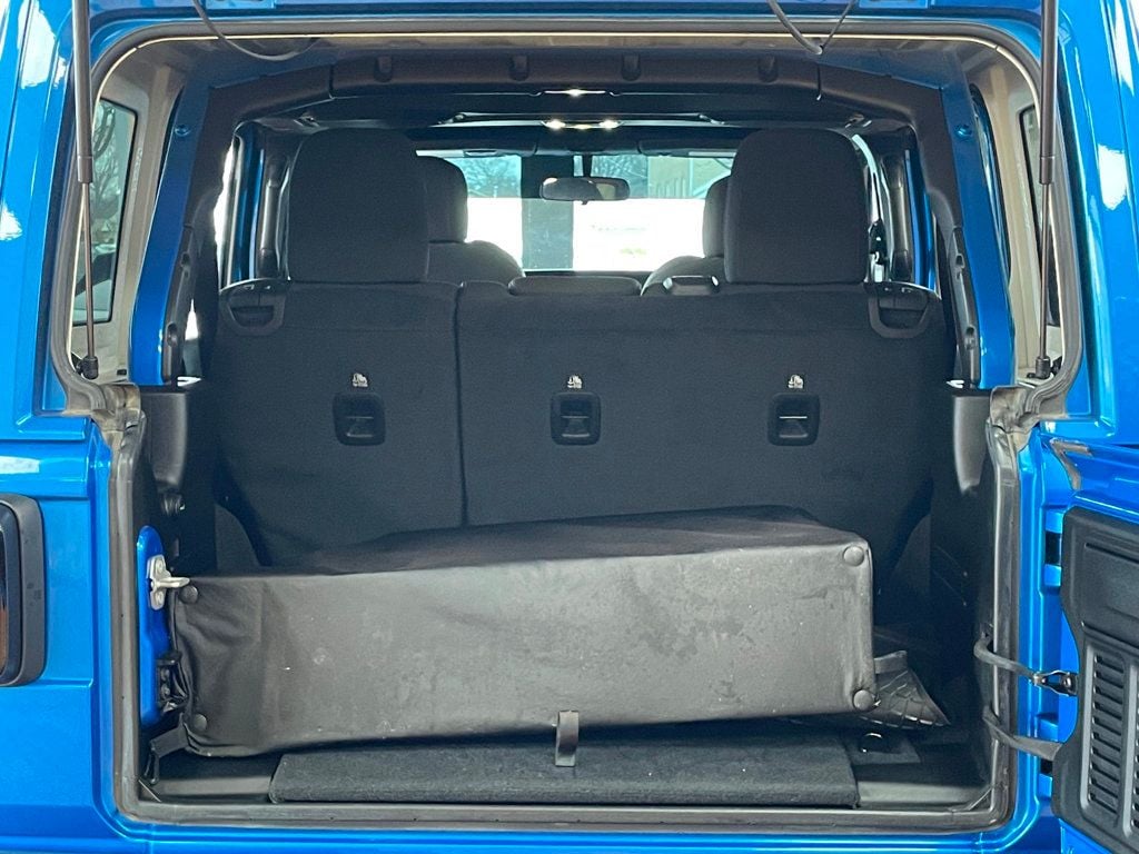 2022 Jeep Wrangler Unlimited High Tide 4x4 - 22995935 - 18