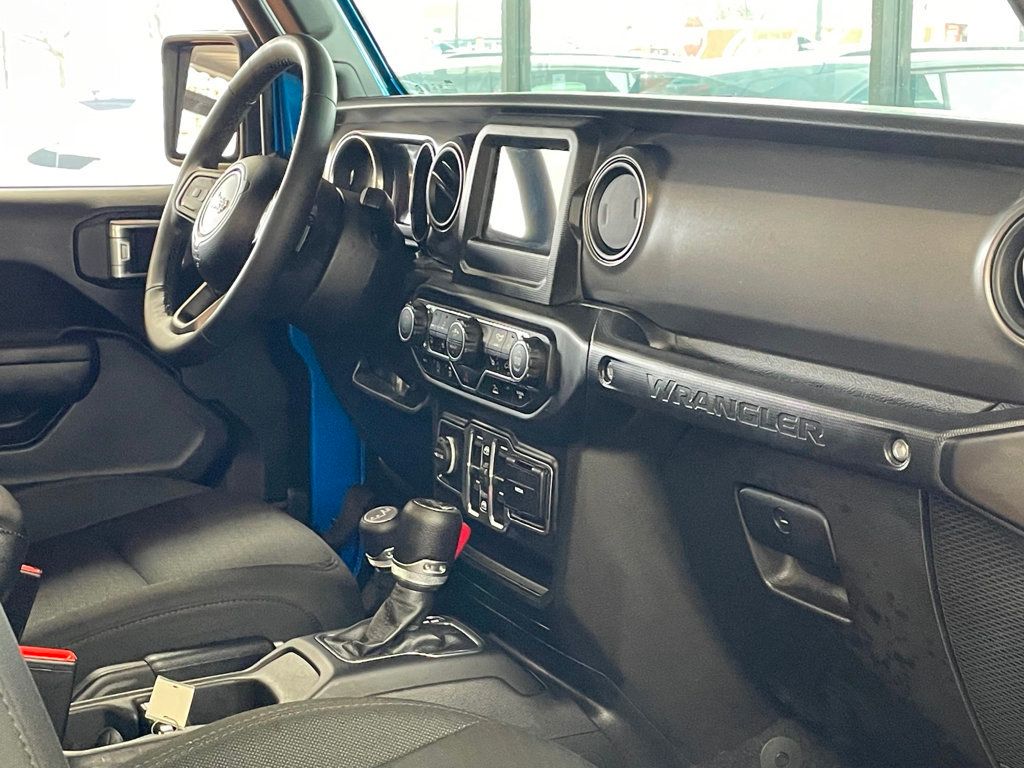 2022 Jeep Wrangler Unlimited High Tide 4x4 - 22995935 - 21