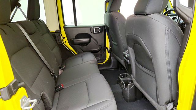 2022 Jeep Wrangler Unlimited High Tide 4x4 - 23082192 - 21