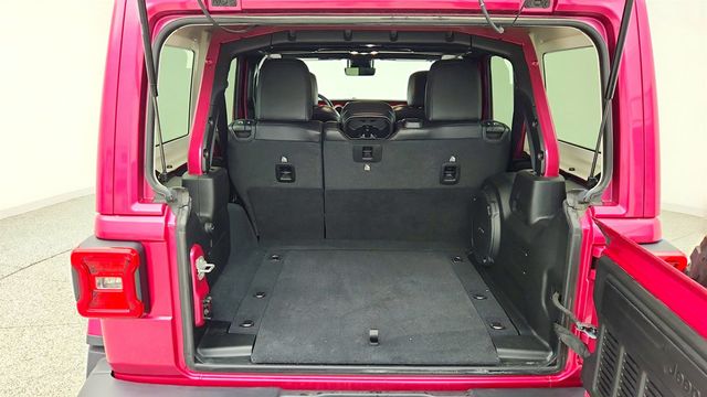 2022 Jeep Wrangler Unlimited Rubicon 4x4 w/ Hard Top, Leather Seats & LED Lighting - 23013182 - 22
