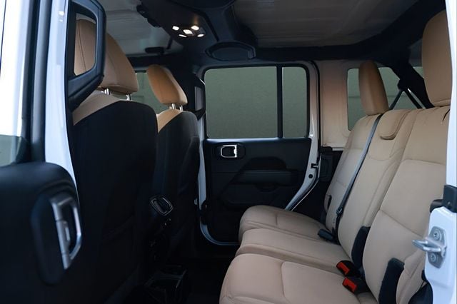 2022 Jeep Wrangler Unlimited Sahara - 23000828 - 11