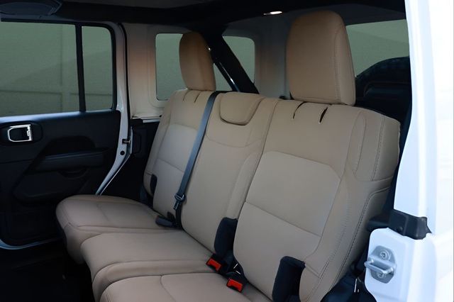 2022 Jeep Wrangler Unlimited Sahara - 23000828 - 12