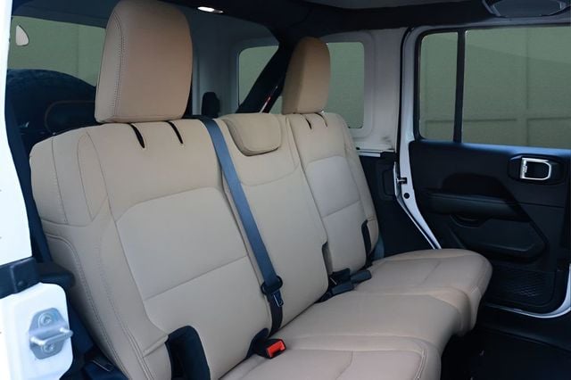 2022 Jeep Wrangler Unlimited Sahara - 23000828 - 13
