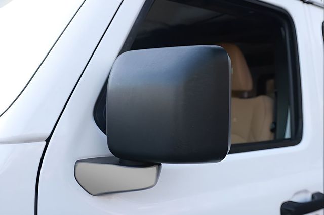 2022 Jeep Wrangler Unlimited Sahara - 23000828 - 25