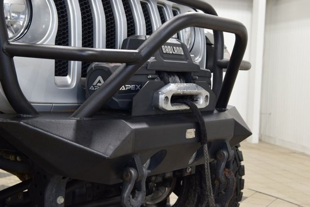 2022 Jeep Wrangler Unlimited Sahara photo 6