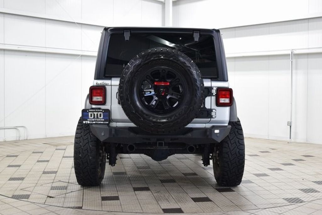 2022 Jeep Wrangler Unlimited Sahara photo 2