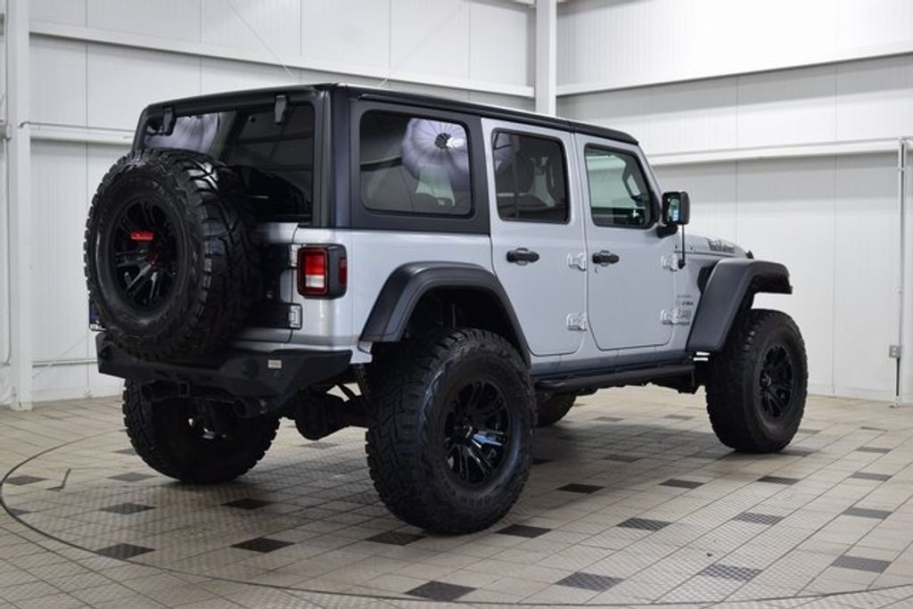 2022 Jeep Wrangler Unlimited Sahara photo 3