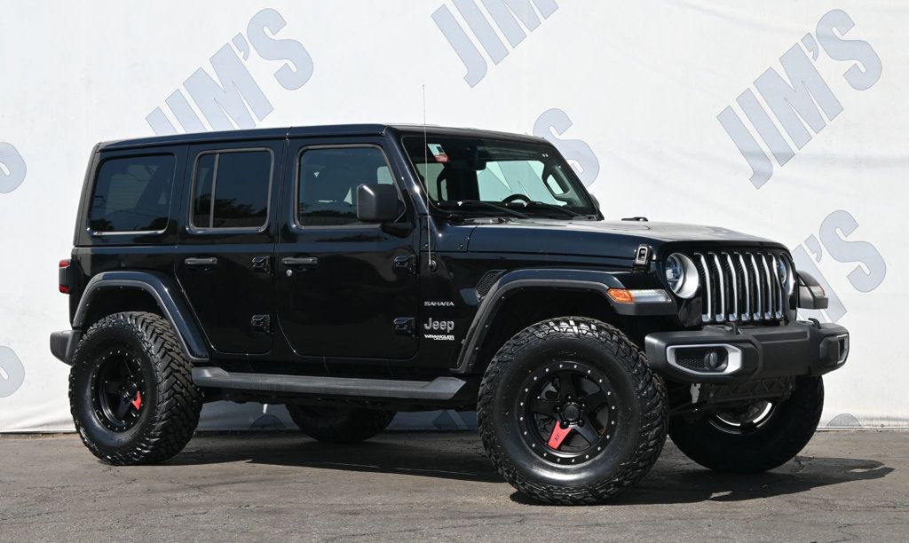 2022 Jeep Wrangler Unlimited Sahara photo 2