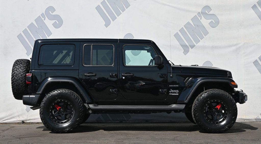 2022 Jeep Wrangler Unlimited Sahara photo 3