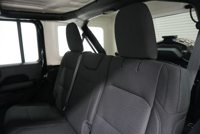2022 Jeep Wrangler Unlimited Sahara 4x4 - 23020129 - 14