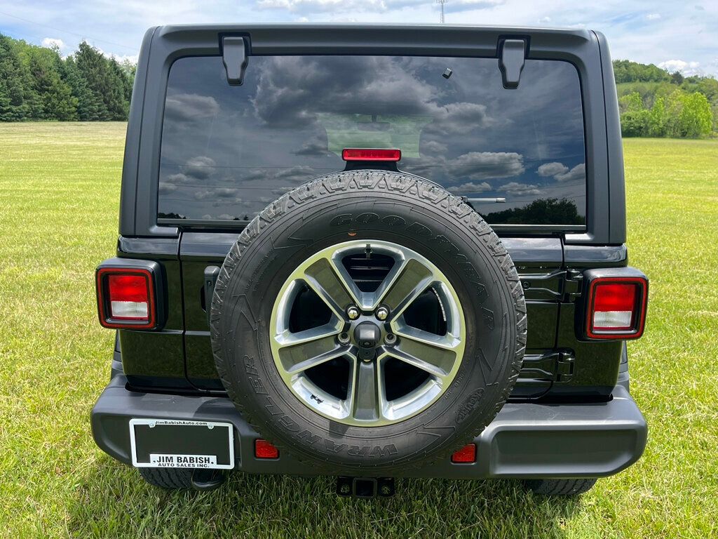 2022 Jeep Wrangler Unlimited Sahara 4x4 - 23032597 - 3