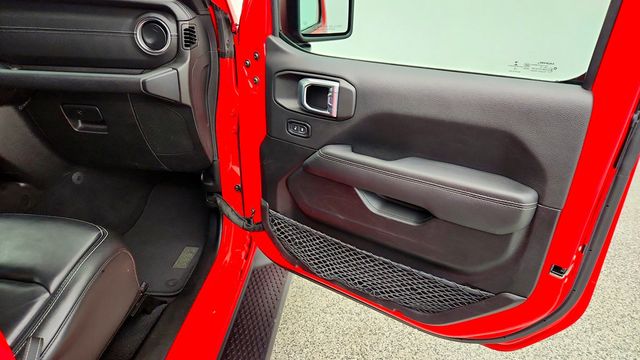 2022 Jeep Wrangler Unlimited Sahara 4x4 w/ Hard Top, Selec-Trac & LED Lighting - 23091901 - 25