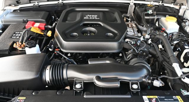 2022 Jeep Wrangler Unlimited Sahara Altitude 4x4 - 23000934 - 25