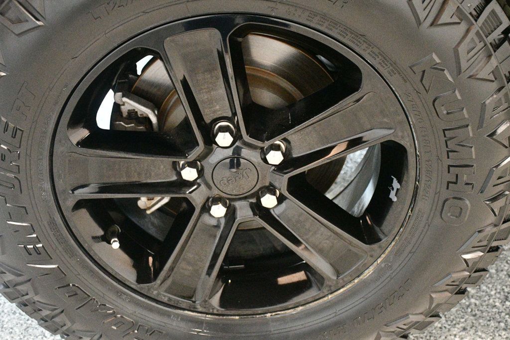 Jeep Wrangler photo 19