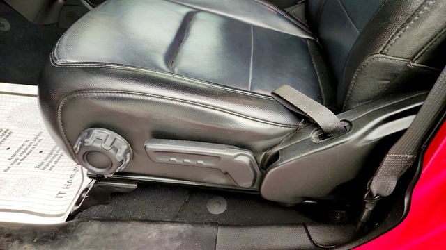 2022 Jeep Wrangler Unlimited Sahara Altitude 4x4 w/ Sky 1-Touch Power Top - 23035205 - 9