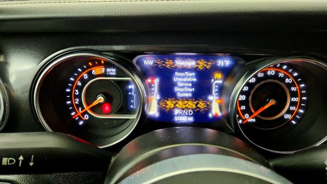 2022 Jeep Wrangler Unlimited Sahara Altitude 4x4 w/ Sky 1-Touch Power Top - 23035205 - 12