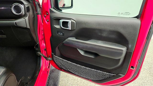 2022 Jeep Wrangler Unlimited Sahara Altitude 4x4 w/ Sky 1-Touch Power Top - 23035205 - 25