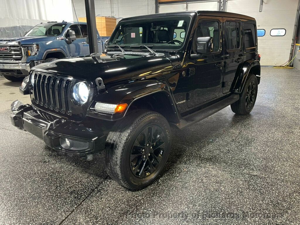 2022 Jeep Wrangler Unlimited Sahara High Altitude 4x4 - 23008080 - 3