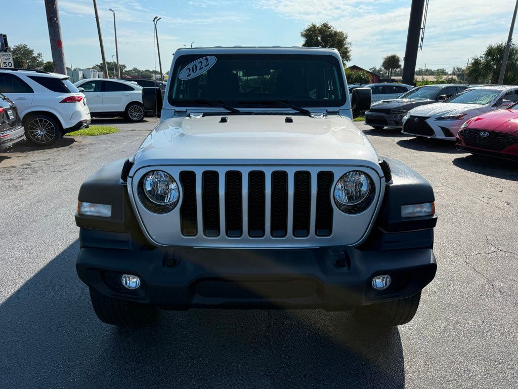 2022 Jeep Wrangler Unlimited Sport Altitude photo 2