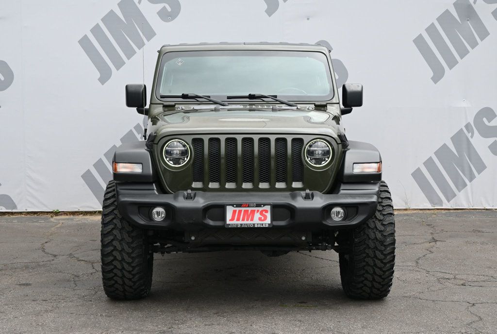 Jeep Wrangler photo 2