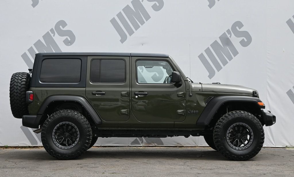 Jeep Wrangler photo 4