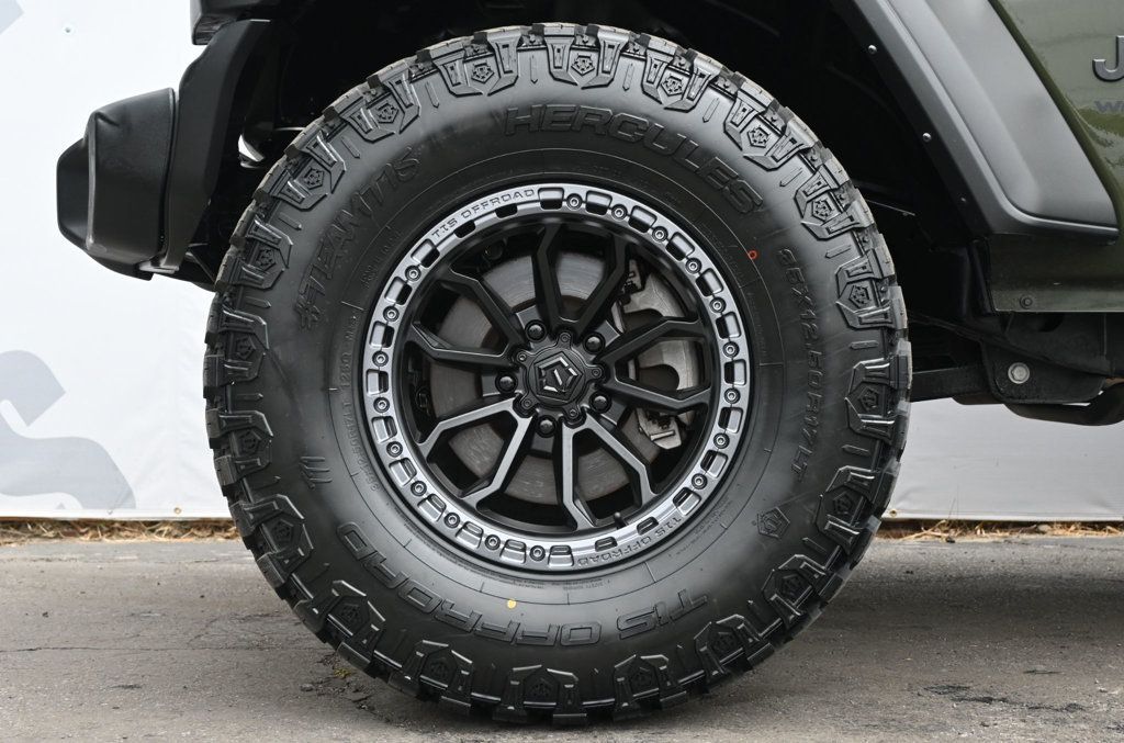 Jeep Wrangler photo 9