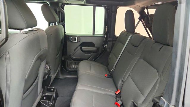 2022 Jeep Wrangler Unlimited Sport S 4x4 w/ 8.4'' Radio Group & Cold Weather Pkg - 23035649 - 19