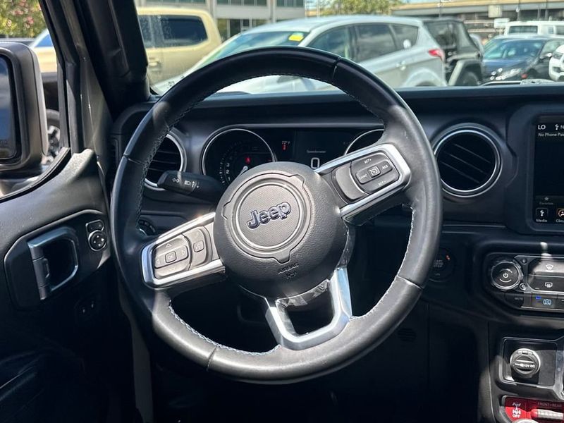 2022 Jeep Wrangler 4xe Unlimited Rubicon photo 13