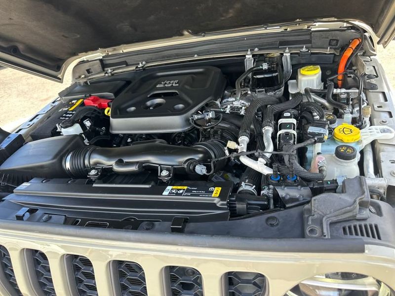 2022 Jeep Wrangler 4xe Unlimited Rubicon photo 17
