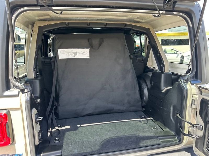 2022 Jeep Wrangler 4xe Unlimited Rubicon photo 18