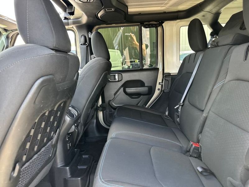 2022 Jeep Wrangler 4xe Unlimited Rubicon photo 20