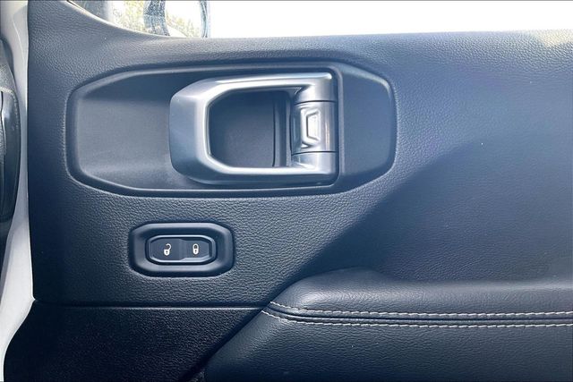 2022 Jeep Wrangler 4xe Unlimited Sahara 4x4 - 23053110 - 32