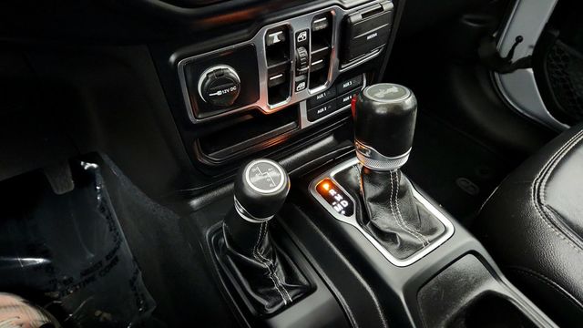 2022 Jeep Wrangler 4xe Unlimited Sahara 4x4 with 3-Piece Hard Top & Cold Weather Group - 22944182 - 15