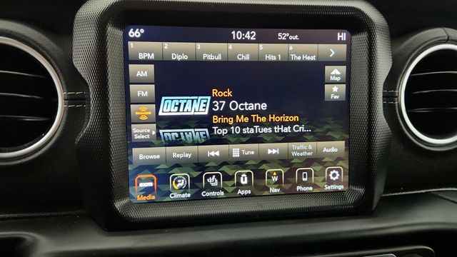 2022 Jeep Wrangler 4xe Unlimited Sahara 4x4 with 3-Piece Hard Top & Cold Weather Group - 22944182 - 17