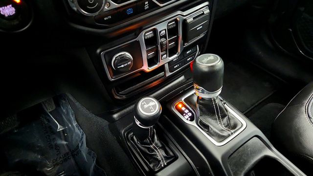 2022 Jeep Wrangler 4xe Unlimited Sahara 4x4 with Cold Weather & Safety Groups - 22968475 - 19