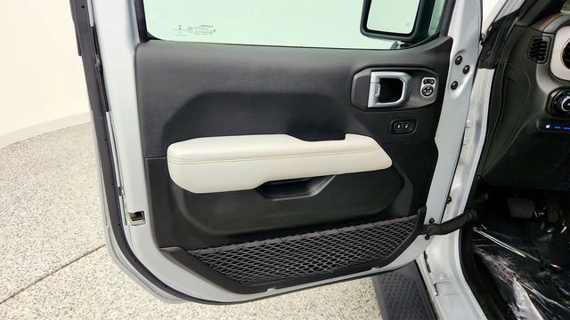 2022 Jeep Wrangler 4xe Unlimited Sahara High Altitude 4x4 w/ Power Top & Leather - 23063295 - 9