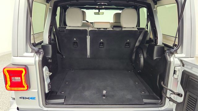 2022 Jeep Wrangler 4xe Unlimited Sahara High Altitude 4x4 w/ Power Top & Leather - 23063295 - 21