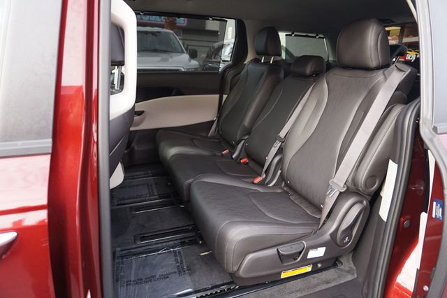 2022 Kia Carnival EX, THIRD ROW SEATING, PREMIUM WHEELS, LEATHER SEATS, NAVIGATION - 22965619 - 20