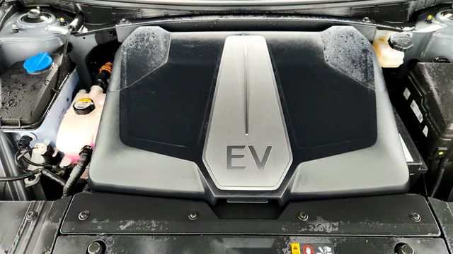 2022 Kia EV6 Wind AWD with Technology Package - 22969702 - 22