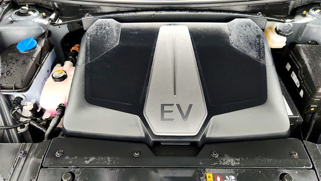 2022 Kia EV6 Wind AWD with Technology Package - 22969702 - 23