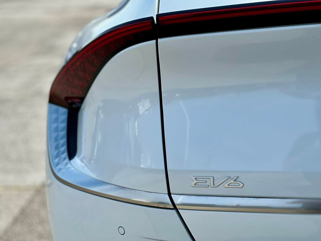 2022 Kia EV6 Wind photo 10