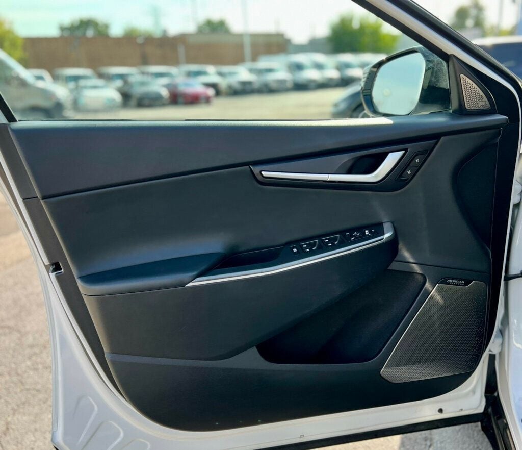 2022 Kia EV6 Wind photo 13