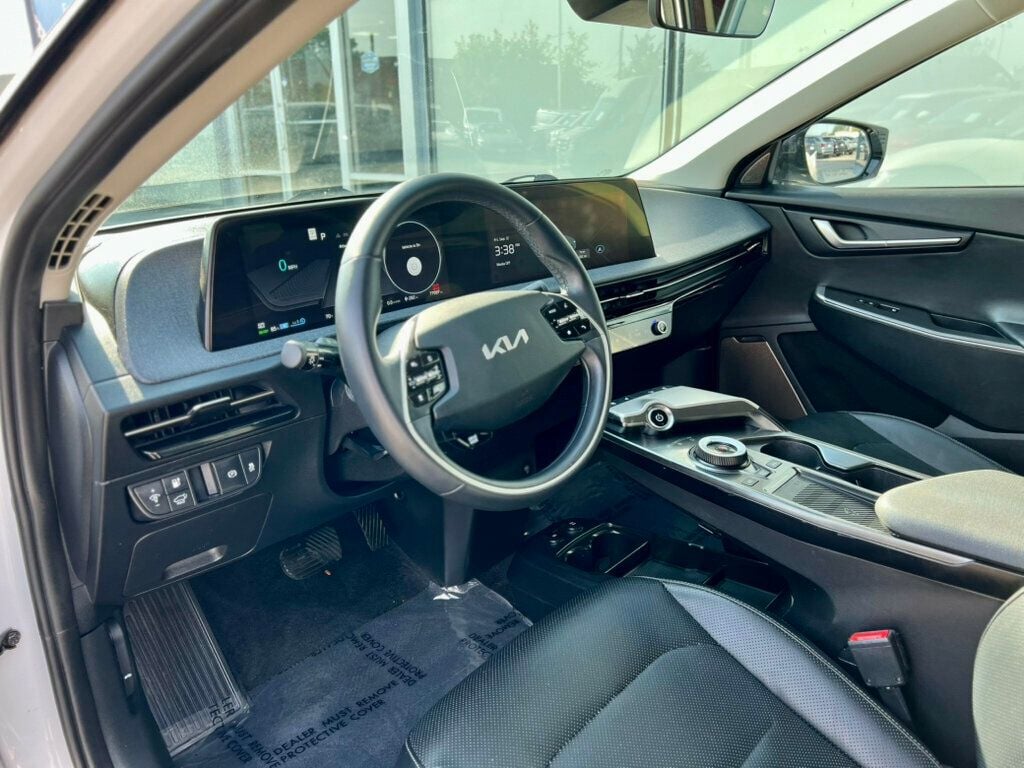 2022 Kia EV6 Wind photo 14