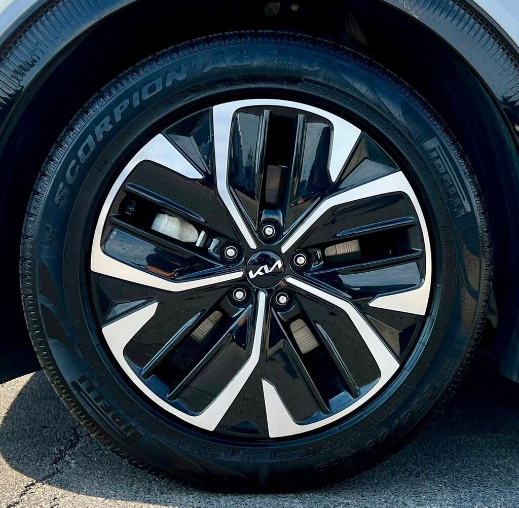 2022 Kia EV6 Wind photo 33