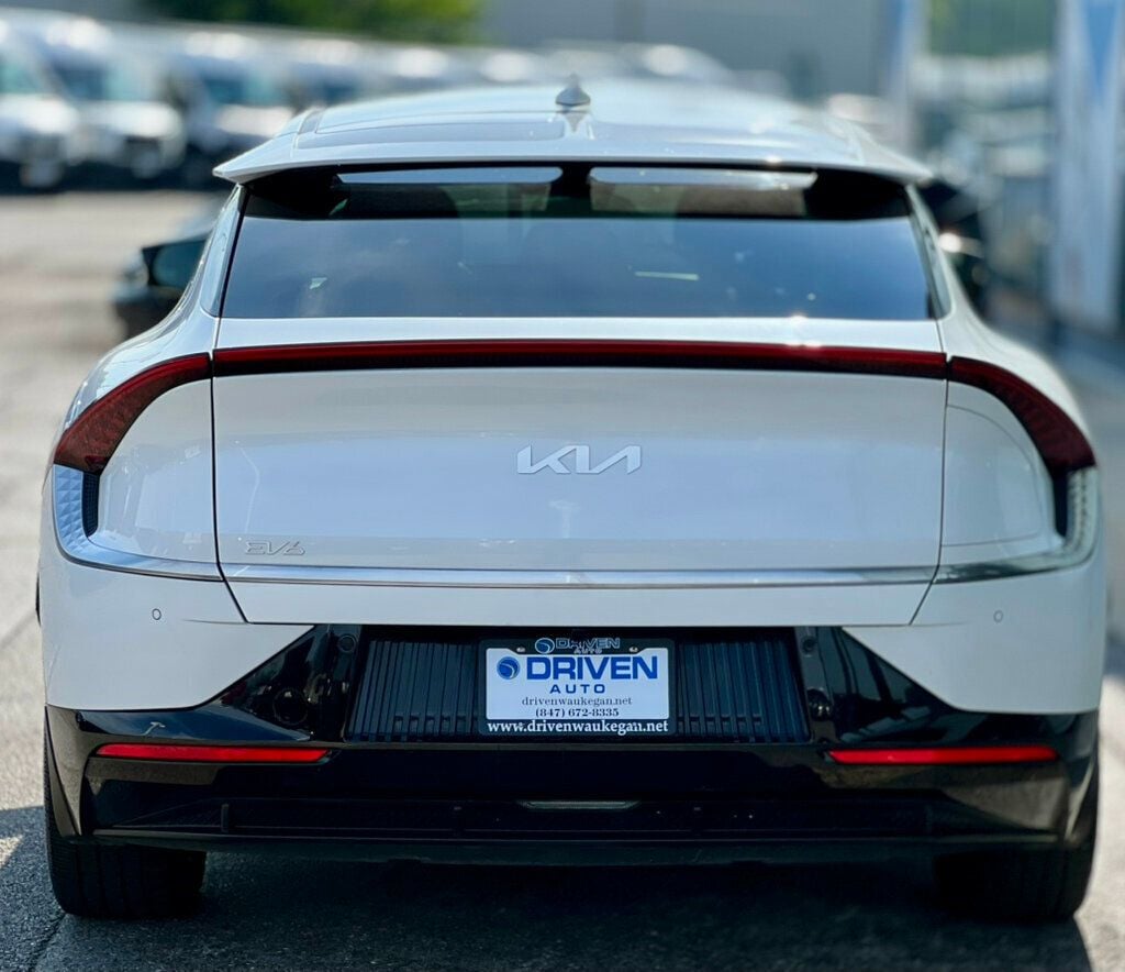 2022 Kia EV6 Wind photo 4