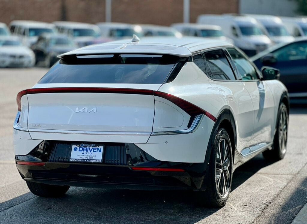 2022 Kia EV6 Wind photo 5