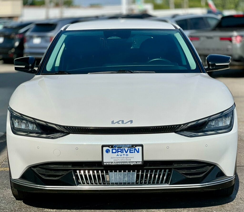 2022 Kia EV6 Wind photo 6