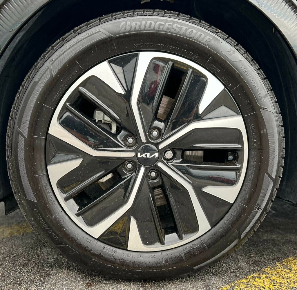 2022 Kia EV6 Wind photo 27