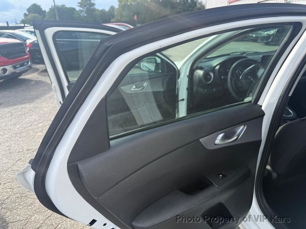 2022 Kia Forte FE IVT - 22924731 - 17